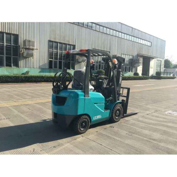 Nissan Engine 1.5 Ton LPG Forklift Truck Material Handling Equipment For Factories