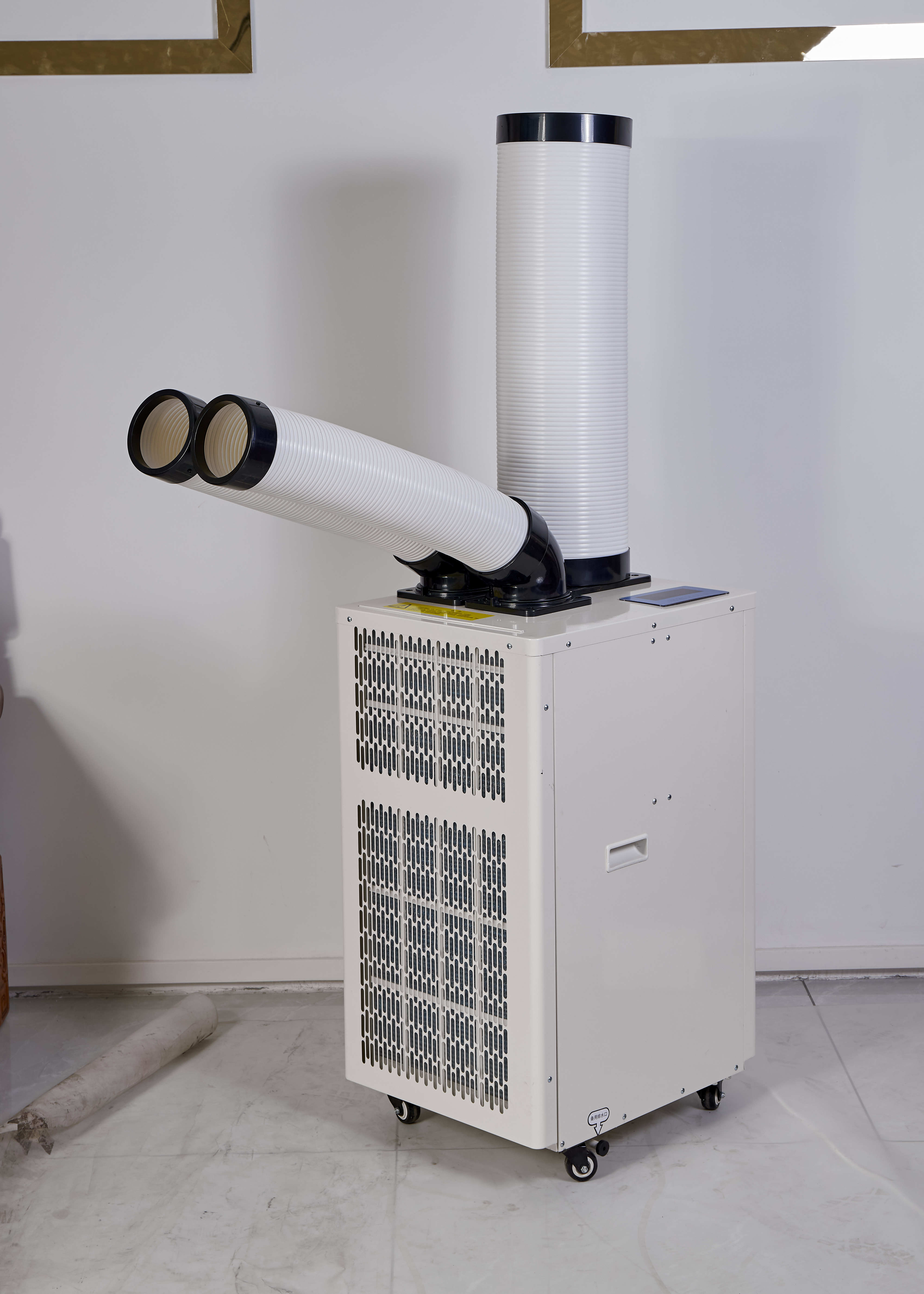 Space Saving Camping Cooler Air Conditioner Temperature Adjustable Long Lasting