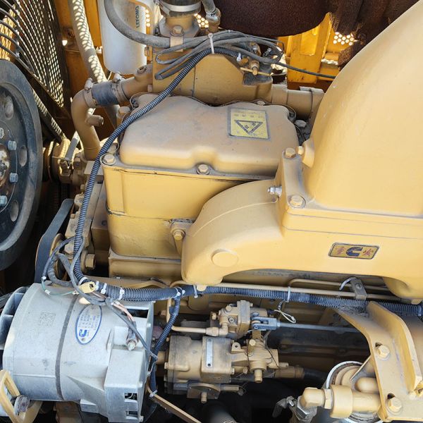 Large Used CAT D8R Bulldozer 228kw Rated Power 625L Large Fuel Tank Capacity