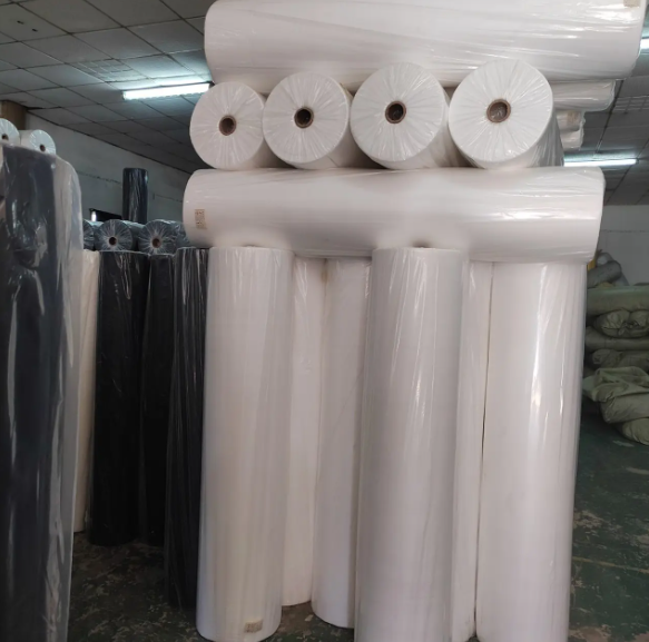 PET Nonwovens For The Packaging Of Foodstuffs In Automatically Heated Packages