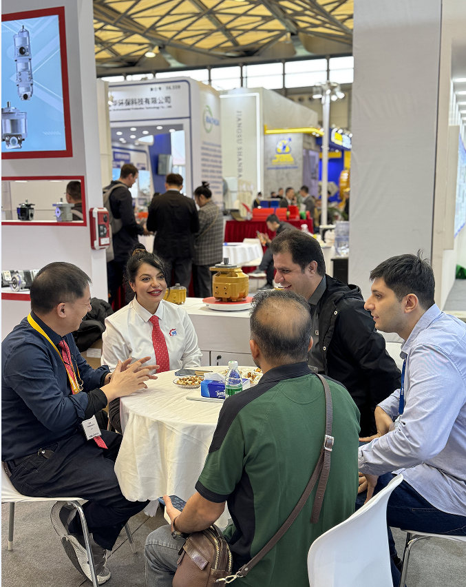 OEM Customizable High Pressure Hydraulic Gear Pump 705-52-21160 Fit Komatsu GD555/GD655/GD675 Grader High Quality