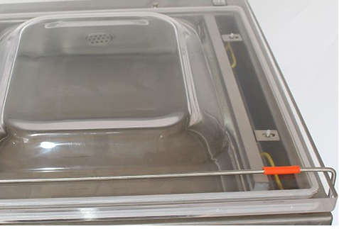 Vacuum Sealing Machine for Seafood Mussel Clam Oyster Preservation in Restaurant