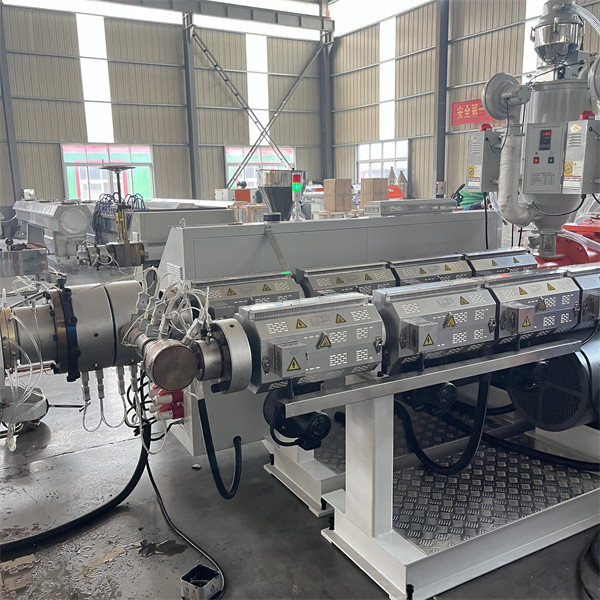 Линия экструзии пластиковых труб, машина для изготовления HDPE PE труб для водоснабжения