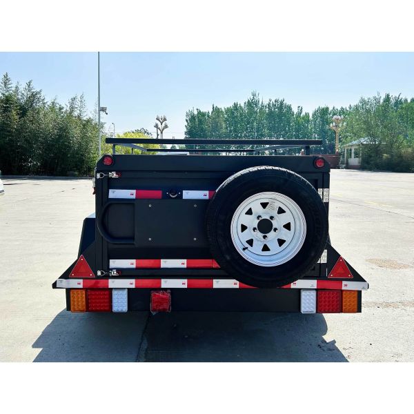 Remorque de camping à essieu simple noire pour le camping en plein air