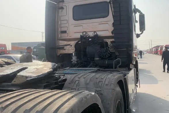 Используемый режим LHD/RHD привода сварочного трактора 6×4 Dongfeng руки Cummins Engine 600hp 2-ого прицепов для трактора