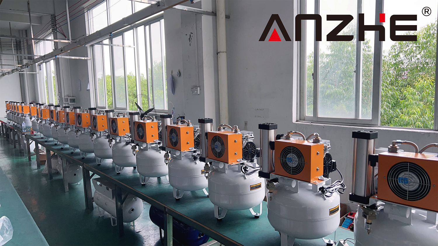 Ultra-Quiet Energy-Efficient 32L Silent Oil-Free Air Compressor for Medical & Dental Clinics with Dryer
