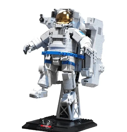 Wooden Building Blocks Set of 1515 Pieces Astronaut Toy for Kids Christmas Decoration