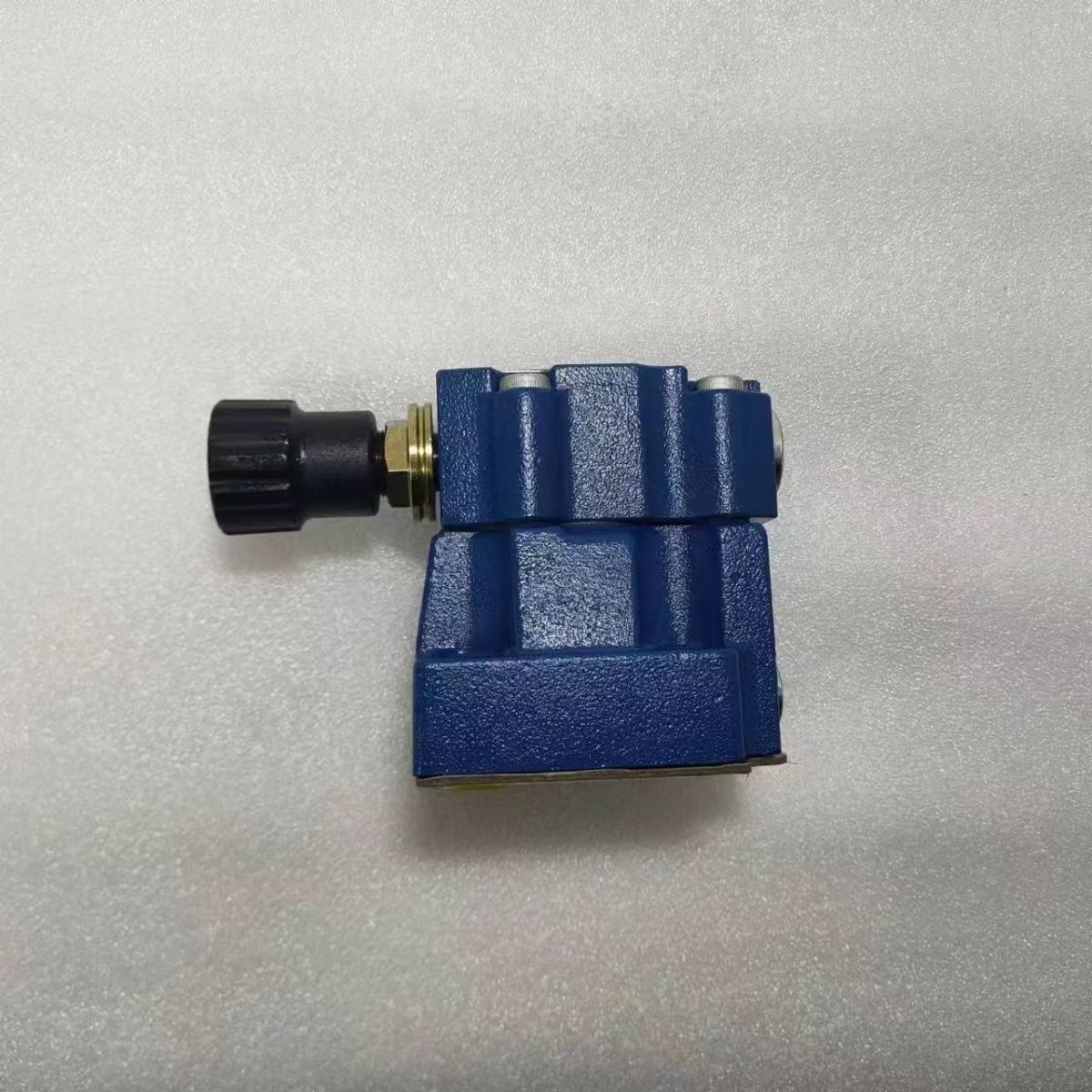 New Concrete Pump Truck Accessories Huade Swing Cylinder Overflow Valve DB10-1-50B TONGMING Brand