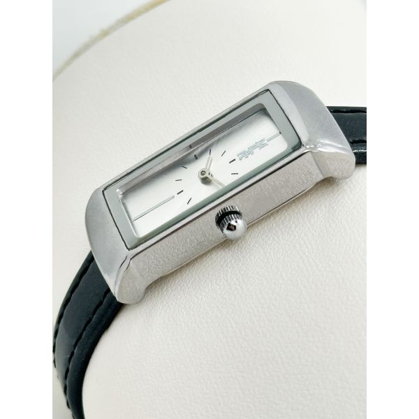 Женские шикарные кварцевые часы 30 мм Золотой циферблат Нержавеющая сталь Чехлы кварцевые часы