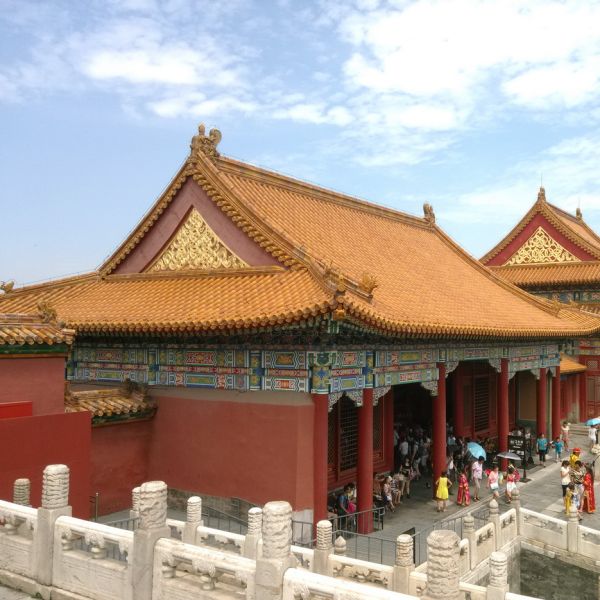 Venta al por mayor azulejos de techo clásicos amarillos cerámicos santuario chino en Australia