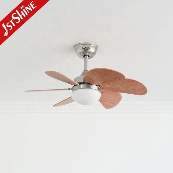 Vento confortável de 6 velocidades, ventilador de teto com 6 lâminas de MDF e controle remoto simples