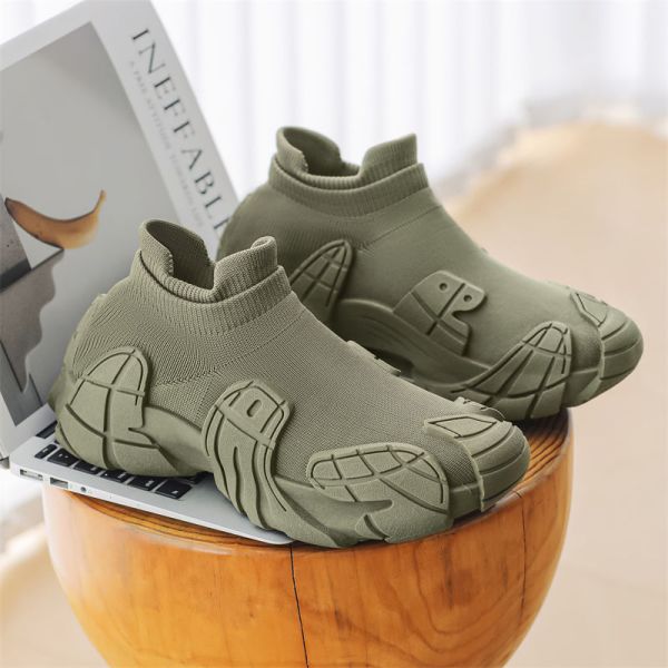 Breathable Mesh Anti Slip Outsole PVC Sole Injection Sneaker for Men Casual Walking Sneakers