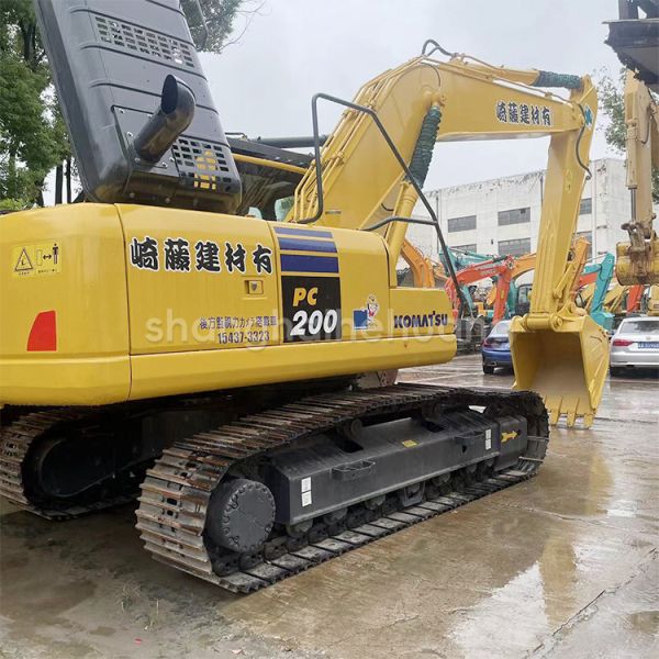 Used Japanese construction machinery Komatsu PC200 excavator with 0.8m3 bucket capacity