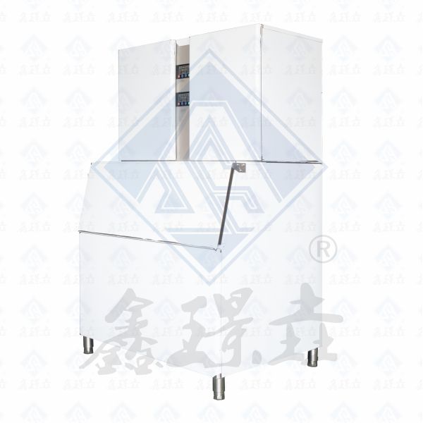 Self Service Mini Ice Cube Machine with Air Cooling and Convenient Bagging Capability