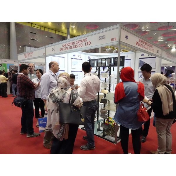 Modular Office Dividing Wall Soundproof Glass Cubicle Walls Designer Glass Partition with Blinds for Bank Office