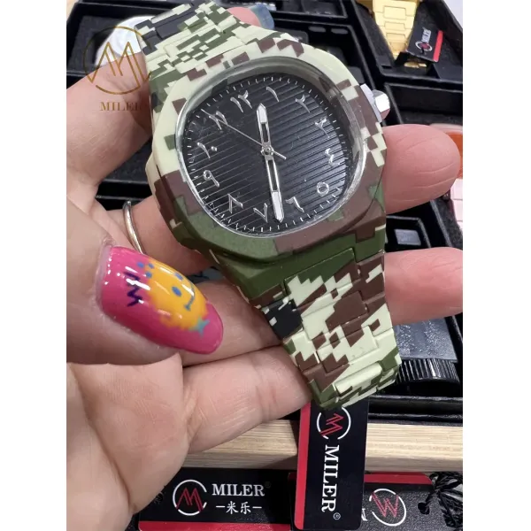 Wholesale Custom Logo Creative Design Durable Denim Quartz Wrist Watch with Secure Hook Buckle