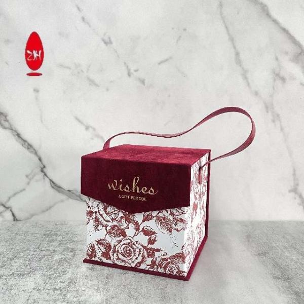 PMS CMYK  Paper Gift Packaging Box Velvet Insert Magnetic Closure