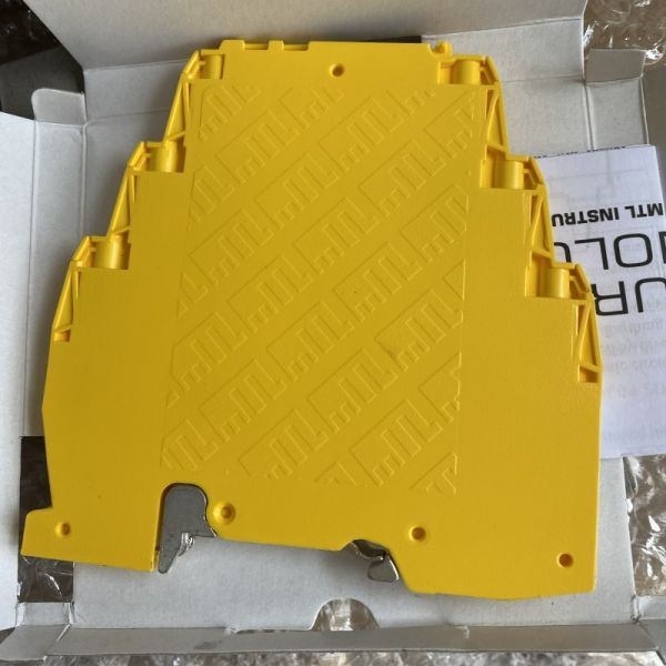 MTL SD32 Surge Protection Device with 20kA Surge Capacity Ultra-Slim 7mm Design and Integrated Fuse/Disconnect for Process Control