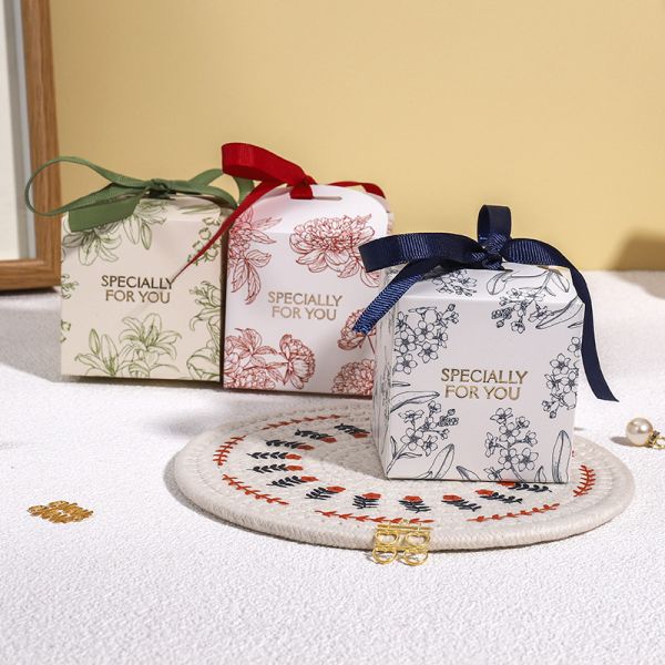 Gravnre Printing Customized Kraft Paper Gift Bags for Gift Craft Packaging