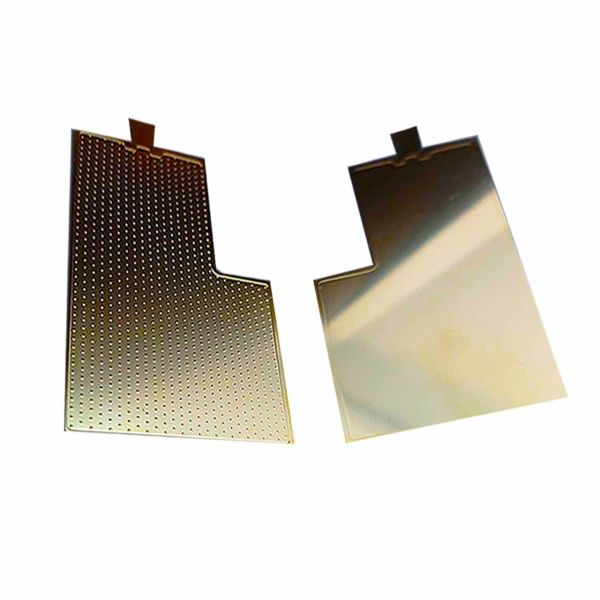 Ultra-thin Etching Vapor Chambers with Customizable Heat Transfer Capacity