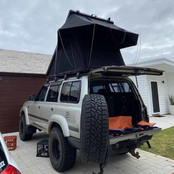 RTT 3-4 Person Triangle Rooftop Hard Shell Tent 4x4 Rooftop Tents For Pickup Truck