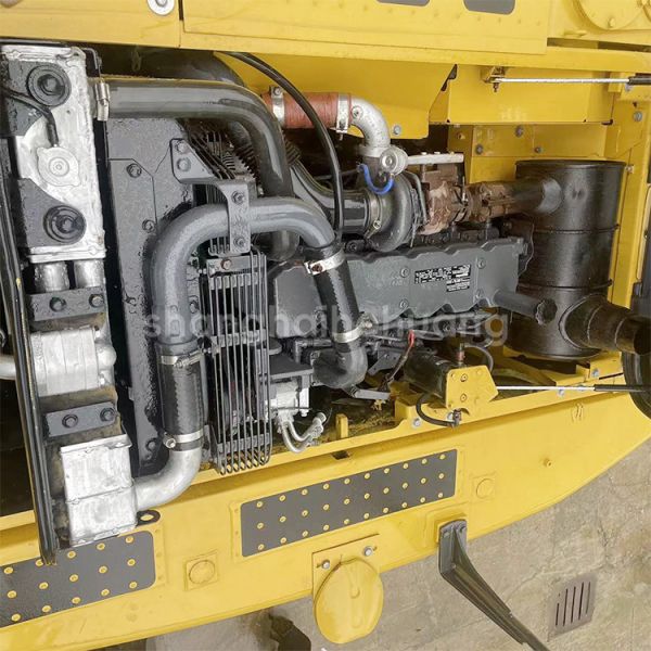 Used Japanese construction machinery Komatsu PC200 excavator with 0.8m3 bucket capacity