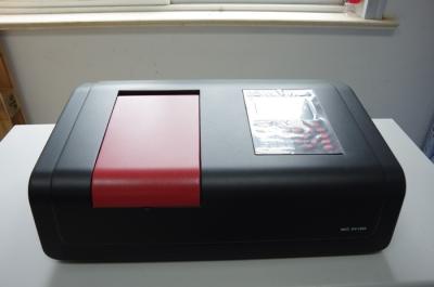 Comprimento de onda ultravioleta e visível do óleo do ozônio da espectroscopia do fotômetro três
