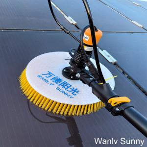 Máquina elétrica de limpeza de painéis solares com escova rotativa