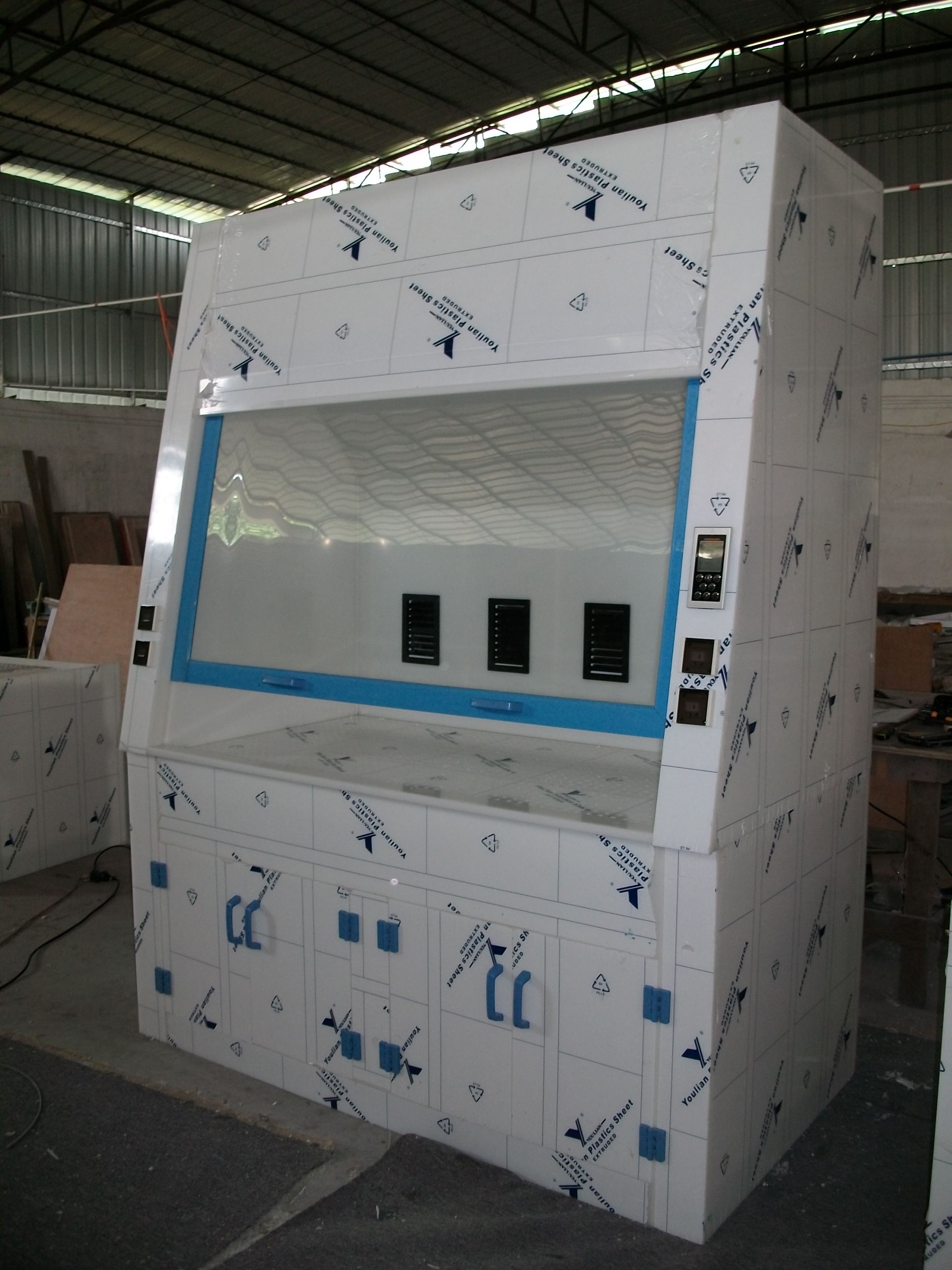 Modern Polypropylene Fume Hood Anti Corrosive Laboratory Fume Cabinet Customized