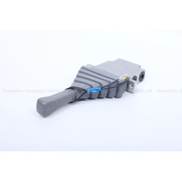 Peças de escavadeira PC300-7 K3V112DT-A8VO55 12G Joystick Handle Pilot Valve para JCM Hyundai Hitachi