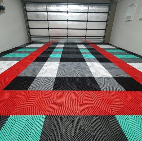 Outdoor 0.5 Lbs Per Tile Rigid Plastic Garage Floor Tile Chemical Resistant
