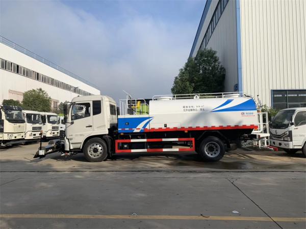 Caminhão de lavagem de rua a diesel com tecnologia de limpeza a alta pressão