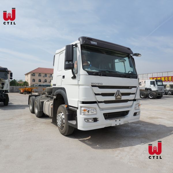 420HP 371HP 336HP Sinotruk Howo 6x4 Tractor Truck manual transmission