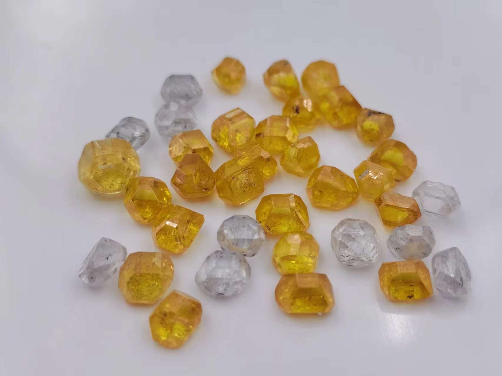 0.5-11ct HPHT большой размер жёлтый алмаз необработанный алмазный камень