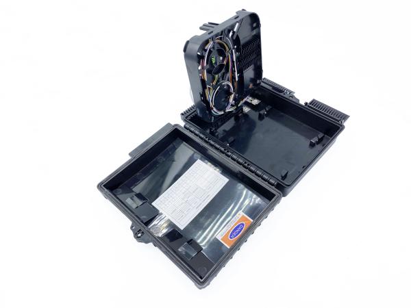FTTH Outdoor IP65 16 Core Fiber Optic Splitter Box 1x16 Mini Splitter SC Connector Falt Drop Cable