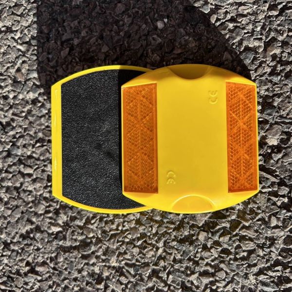 3-M Road Pavement Marker Reflective Cat Eyes Plastic Road Studs