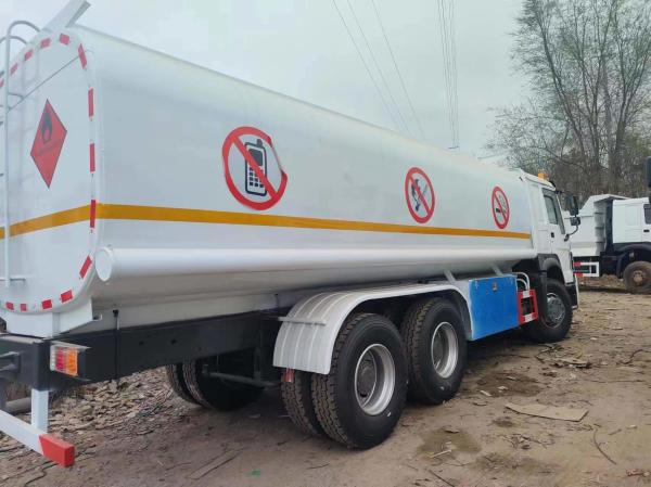 Capacidade do motor de 4-6L 6X4 Carburante de aço carbono Caminhão-tanque para óleo gás diesel 25000 litros