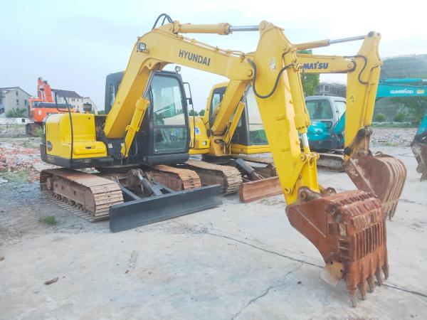                  Used Hyundai MIDI Crawler Excavator R80-7 Low Price, Secondhand 8 Ton Track Digger Hyundai R55 R60 R80 on Promotion Best Condition             