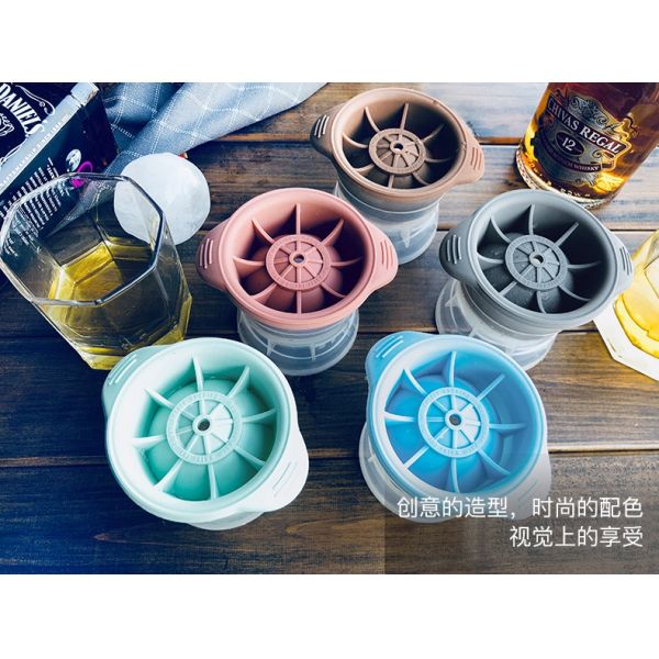 Round Sphere Ice ball Cube Maker Silicone Tray Silicon Whiskey Mold For Drinks With Lid Great for Parties and all Cold Beverages