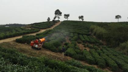 Herbicides Automatic Agricultural Pesticide Spraying Robot Fertilizers