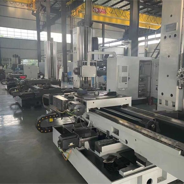 6000RPM 5 Axis Double Column Machining Center Multipurpose DY 2013