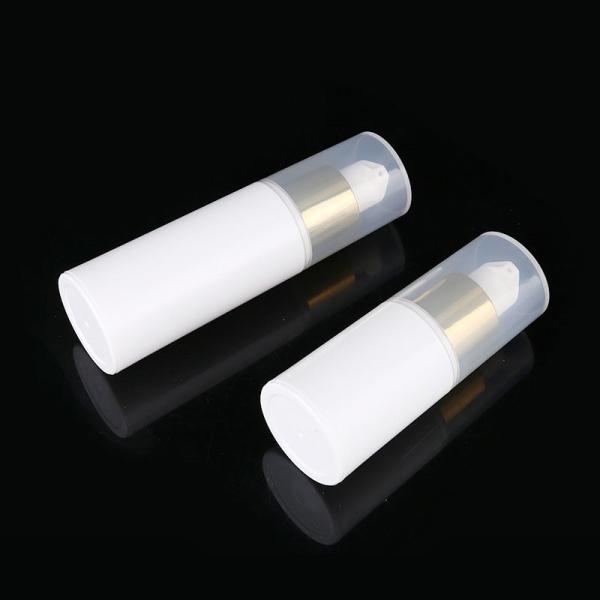 Le petit cosmétique privé d'air en plastique blanc met la capacité en bouteille du placage à l'or 30ml 100ml