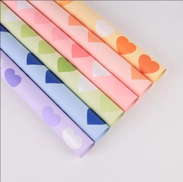 2024 Nouveauté en vente à chaud Impression de cœur de haute qualité Colorier Floriste étanche Bouquet papier d'emballage en gros