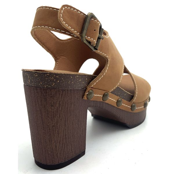 Sandalias funcionales de tacón alto con correa y tipo de cierre de correa