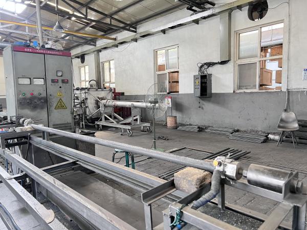 Baguettes chauffantes en carbure de silicium à diamètre égal série ED - Éléments à faible résistance et à haut rendement pour fours industriels