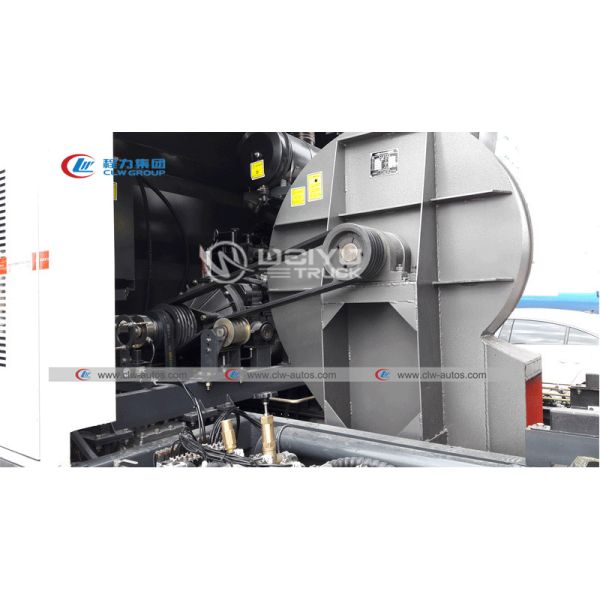 Dongfeng 4X2 8cbm 8m3 Road Sweeper Truck Street Sweeper Street Cleaner Machine