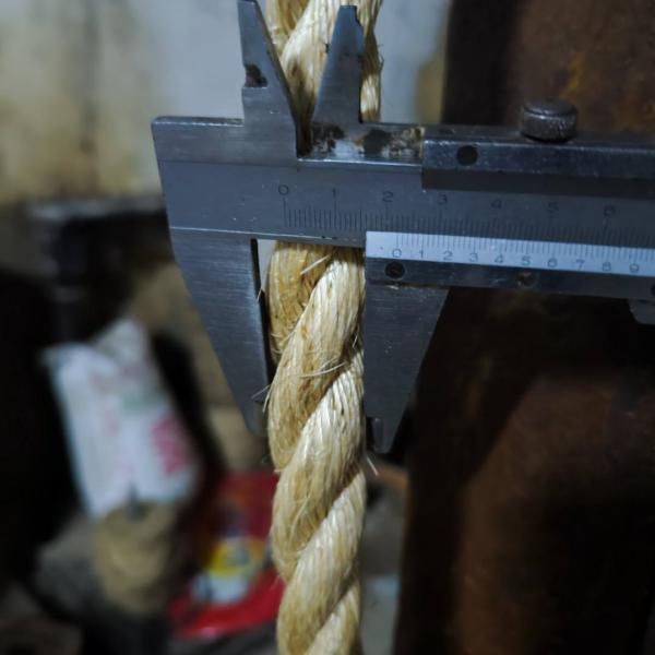 Durable Spliced Strength 3 Strand Twisted Sisal Rope In 220m Coil Length For Packing