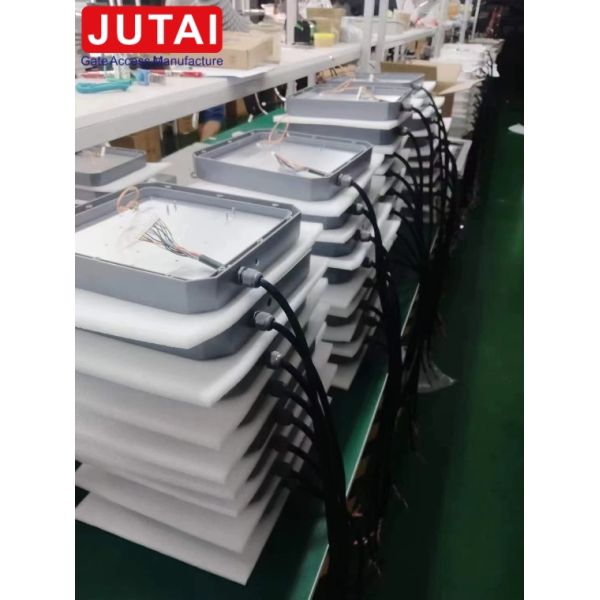 Дальний UHF Карточный читатель 15M Покрытие с 12dB Антенной Wiegand RS232 485 IP65