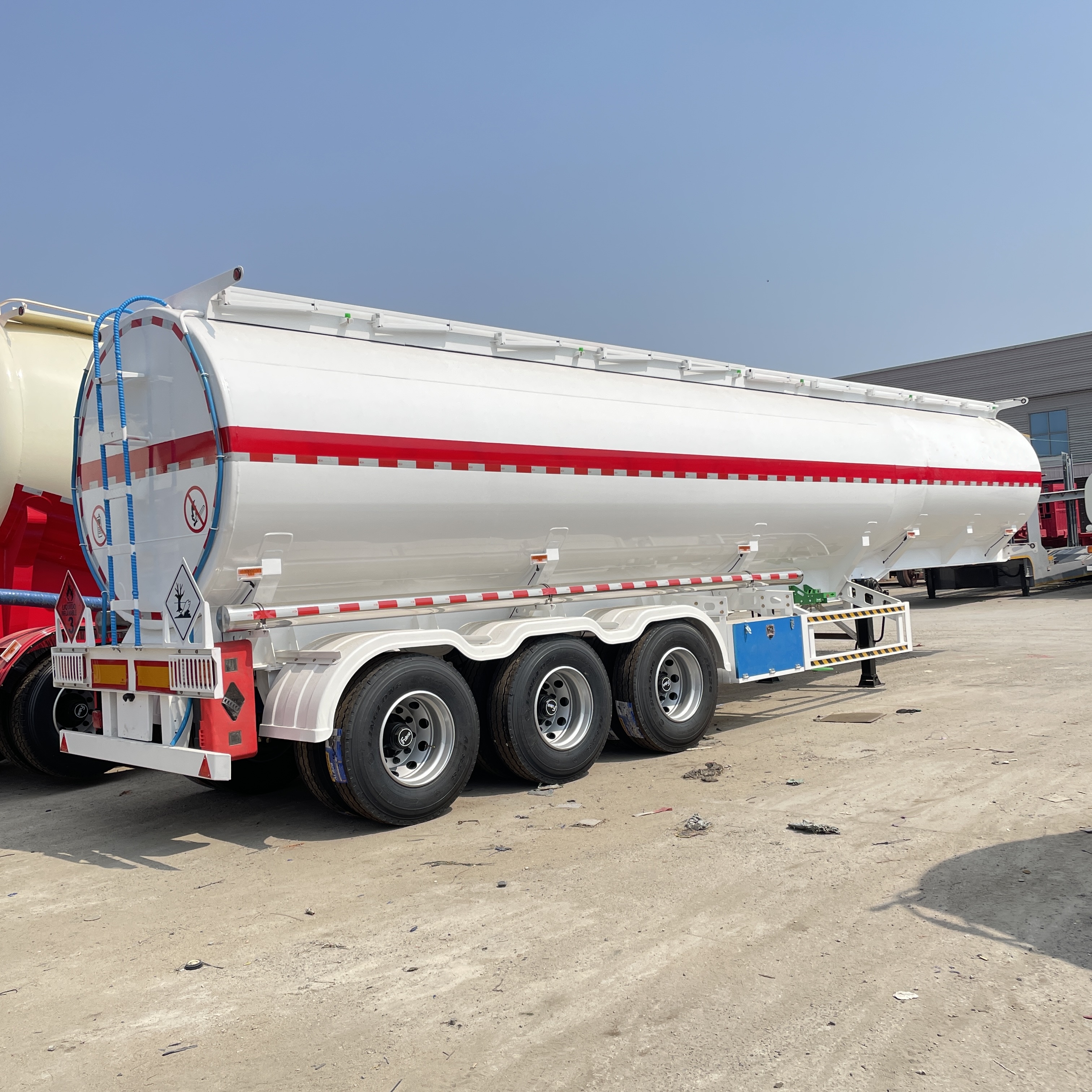 3-Axle 40000-50000 Liter Carbon Steel Diesel Transport Tank Truck Semi-Trailer for Needs