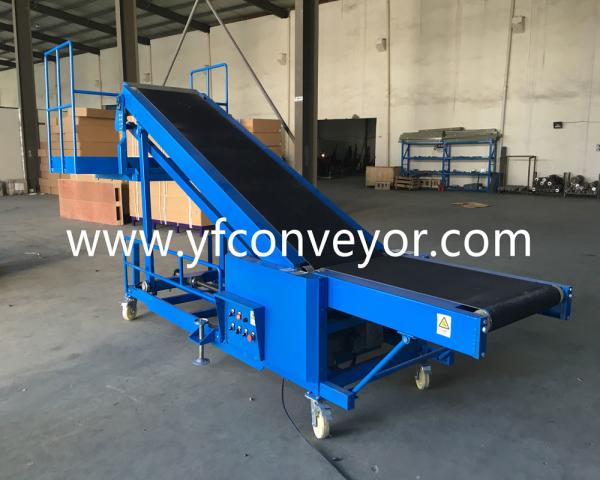 Truck Loading Conveyor has a standing platform/Movable belt conveyor with standing platform